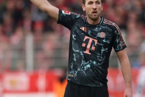  凯恩迎来二十赛季高光表现，塞尔维亚队球迷沸腾！