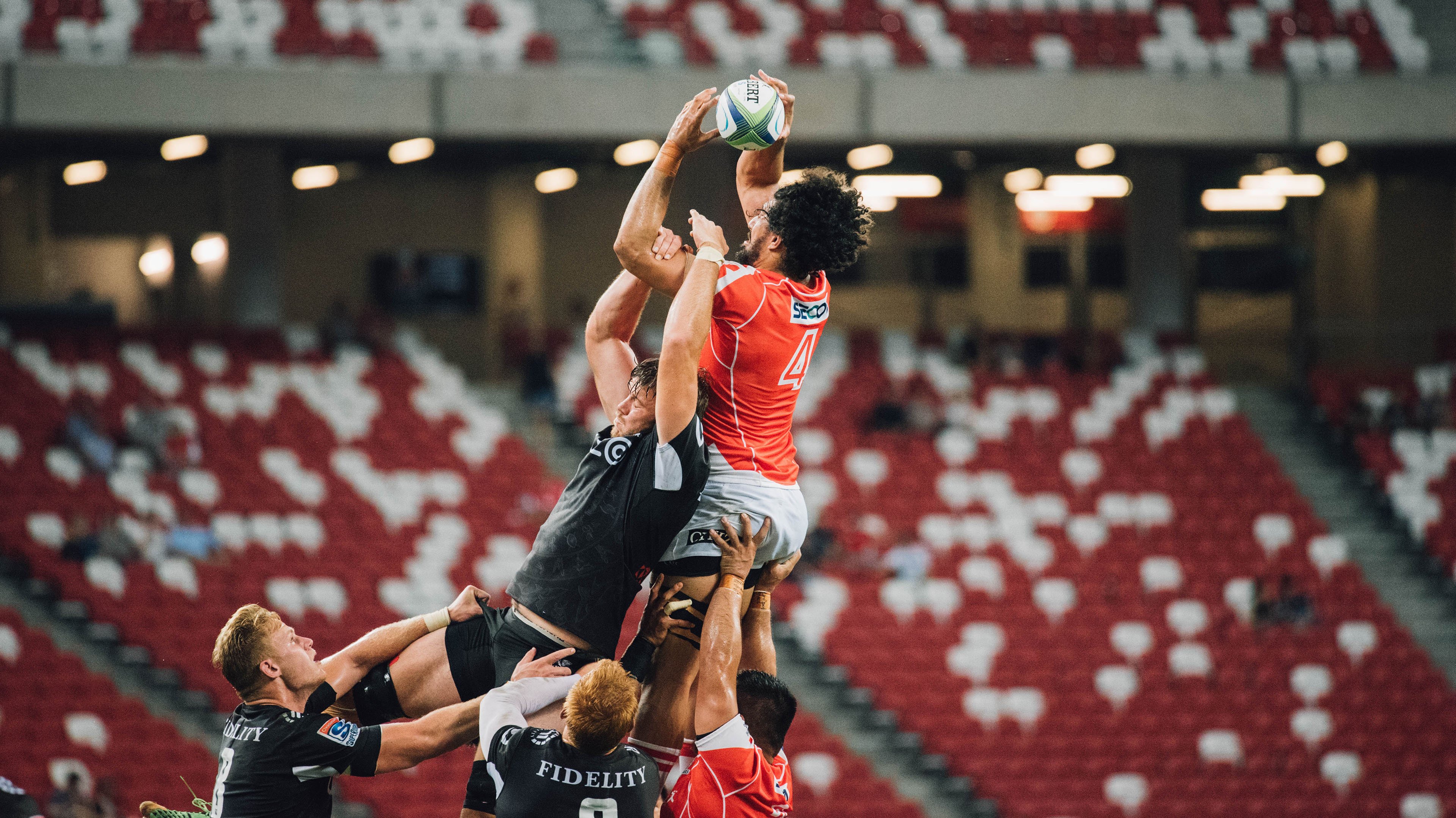 利拉德赛后谦逊发言登热搜，马德里竞技险胜辽宁男篮引发热议