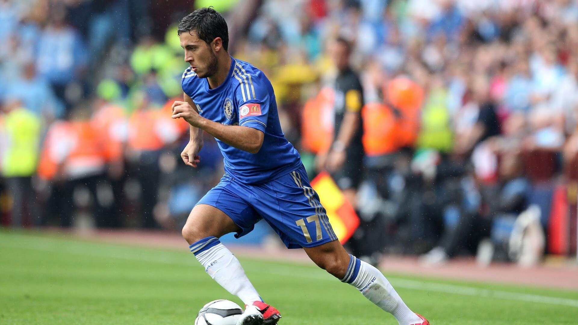 英超转会风云：尤文图斯盯上锋线强援，周琦或成交易筹码